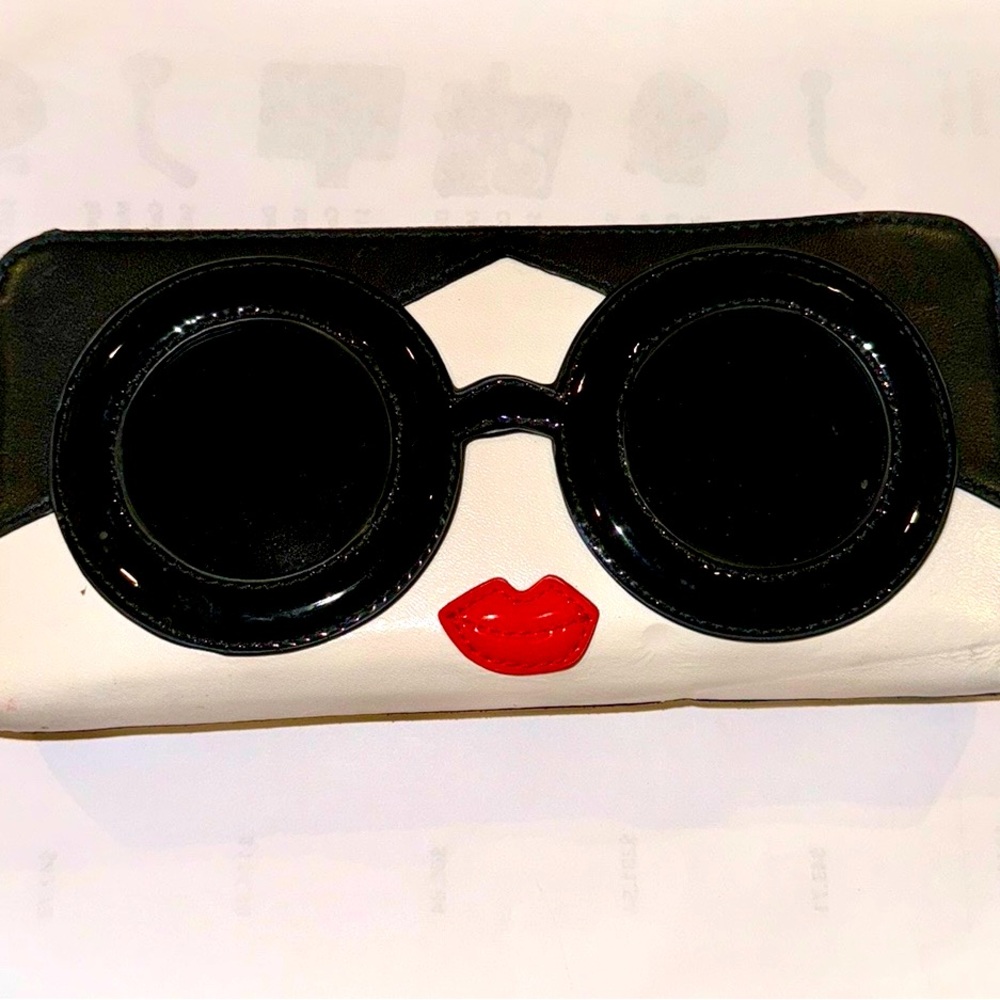 Alice & Olivia Stace Face long patent wallet